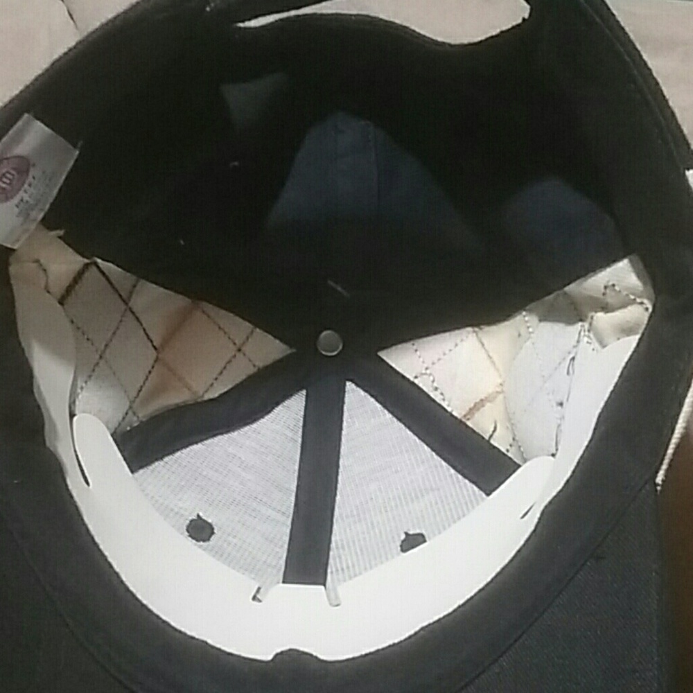 College hat - Picture 6 of 8